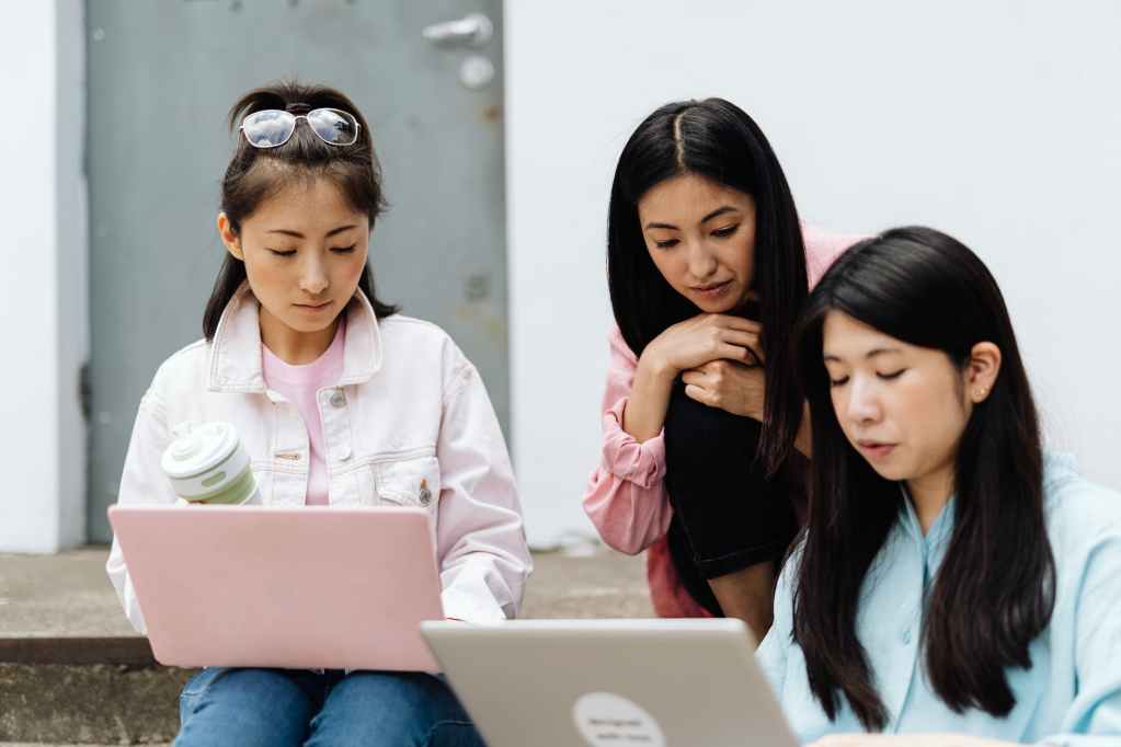 woman women internet computer
